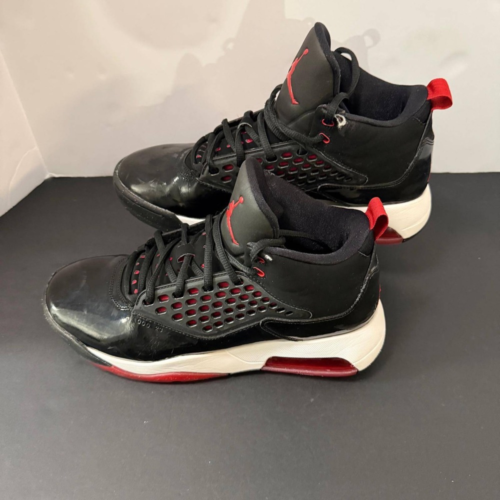 Jordan Max Aura 2 Mens Basketball Shoes Black Red Patent Leather Size 10 - Picture 3 of 16